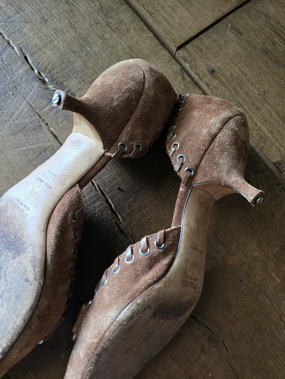 Prada Brown Suede Pointed Chain-Embellished Pumps Vintage - Picture 9 of 10